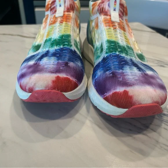 Under Armour HOVR Unisex EUC Running Shoes Sizes: Men 12.5 Women 14 Rainbow Athletic Shoes